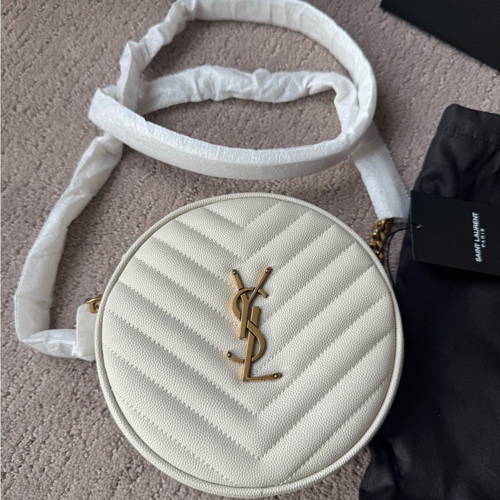 Saint Laurent White Chevron Quilted Crossbody Bag - Picture 2 of 6